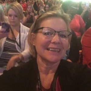 Meet your Posher, Lisa